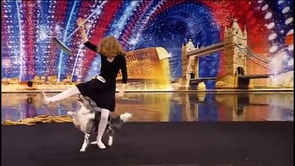 Насладете се на това невероятно куче и неговата собственичка "britains got Talent"