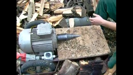 Хитър начин за цепене на дърва
