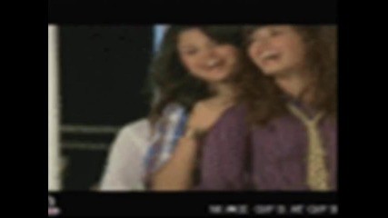 selena and demi frends