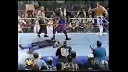 Raw 1995 - Undertaker vs British Bulldog 
