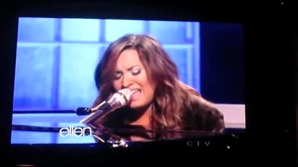 Demi Lovato пее Skyscraper при Елън!!
