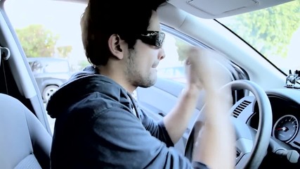 Car Jacker Fail [ Mystery Guitar Man ] March 11, 2010 Hd
