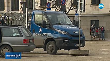 Стотици полицаи на крак в новогодишната нощ