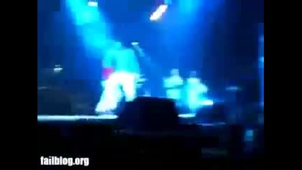 Singer Fail 1 