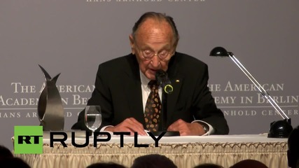 Germany: Genscher receives Kissinger Prize, calls Nazis 'NATO' by mistake