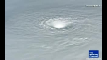 Най - Добрите Снимки Правени На Урагани От Космоса