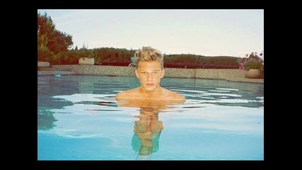 Cody Simpson - La Da Dee (2013)