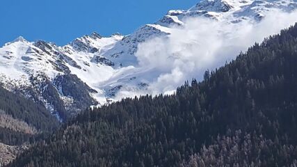 Лавина уби четирима във Френските Алпи