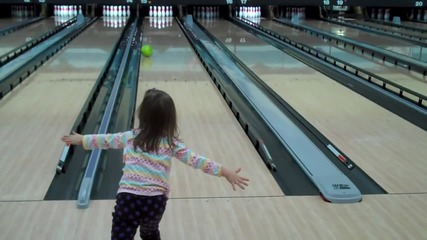 4 Year Old Bowling Champion - Youtube[via torchbrowser.com]