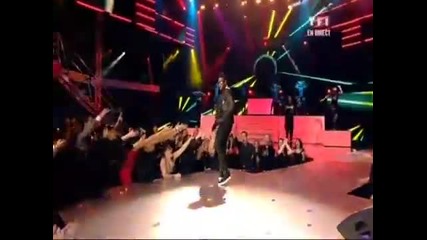 Usher - Dj got us fallin in love / Omg ( N R J Music awards 2011 ) 