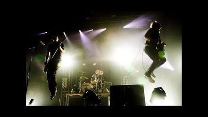 Skillet - Awake And Alive