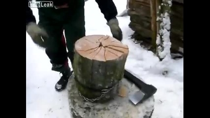 Ето така се цепят дърва!!!
