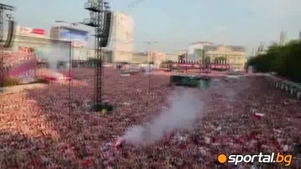 Над 100 000 празнуваха заедно гола налевандовски