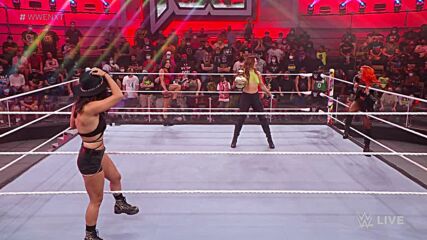 Raquel Gonzalez comes face-to-face with Toxic Attraction: WWE NXT 2.0, Oct. 5, 2021