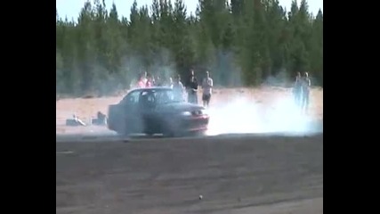 Опел бръмчи 