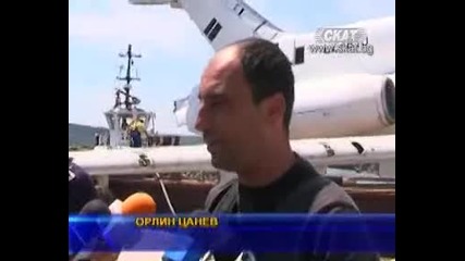 Извеждане във вода на бившия правителствен самолет Ту-154