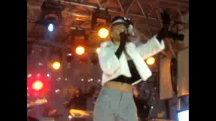 Rihanna - Hard Live @ Rockefeller Center Nyc 19.12.2009 