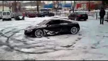 Audi R8 Dancing Snow