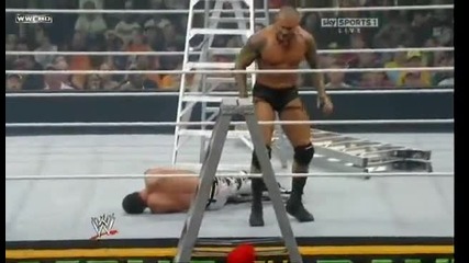 Randy Orton прави Spike ddt от стълба на Evan Bourne - Money In The Bank 
