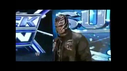 Wwe - Rey Mysterio затиска Batista с маса