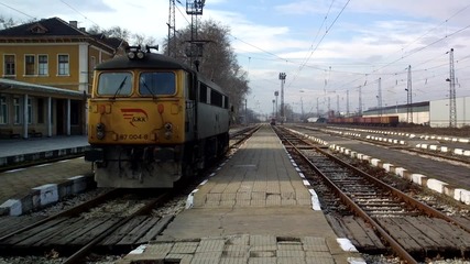 87 004-8 заминава от гара Филипово