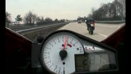 Yamaha Yzf - R1 vs. Suzuki Gsx - R 1000