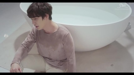 Kyuhyun – At Gwanghwamun