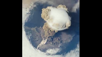 Nasa Вулканично изригване с изглед от Международната космическа станция