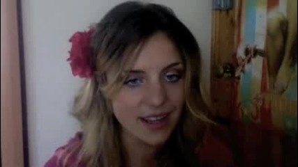 момиче пее Eh Eh (nothing Else I Can Say) by Lady Gaga 