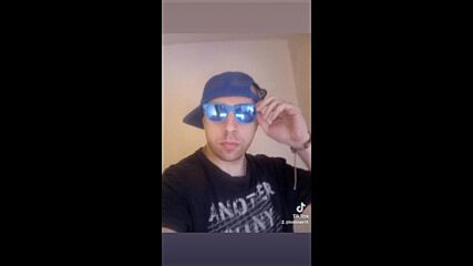 Vid_82240506_231501_352.mp4