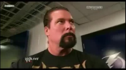Кевин Наш разбира,че ще се бие срещу Трите Хикса на Wwe Tlc