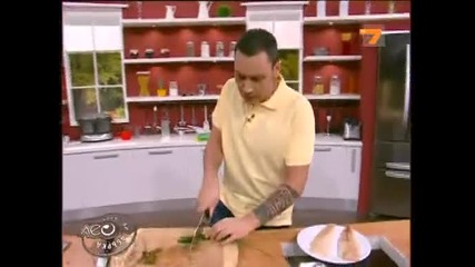 Лео приготвя филе от треска с картофи и грах