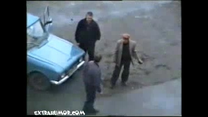 Две пиянки се опитват да се Бият ама. ) !!! 