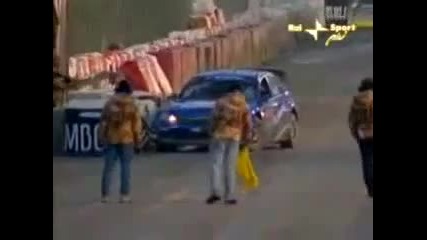 Не Шофирайте От Покрива На Колата смях