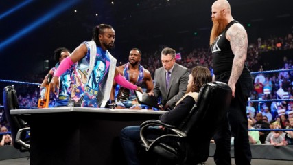 Kofi Kingston and Daniel Bryan sign the contract for their WrestleMania match: Wal3ooha, 4 April, 2019