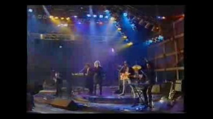 Kim Wilde KEEP ME HANGING ON-LIVE