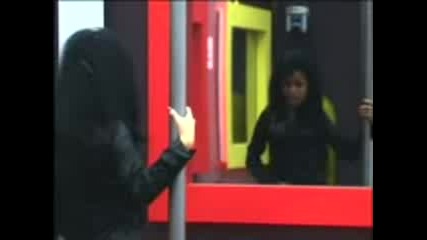 Елеонора танцува гола на пилон заради 100 лева Big Brother F 07.04.2010 