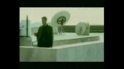 Giannis Ploutarhos - Paramilao.wmv