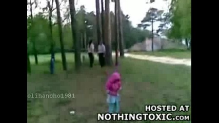 Жена ошамари Съпругът си !