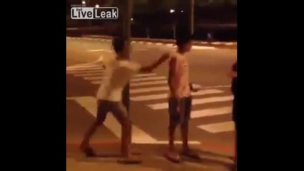 Как да забиеш приятел в стълб
