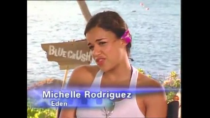 Kate Bosworth and Michell Rodriguez in Blue Crush