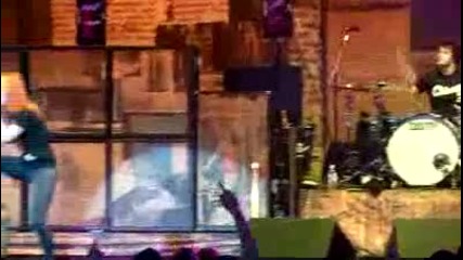 Paramore - Pressure live In Chicago 07/11/09