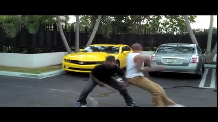 Chris Brown рулира на баскетбол