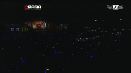 Hyuna ft. Jang Hyun Seung - Trouble Maker (mnet Asian Music Awards Mama 2012)