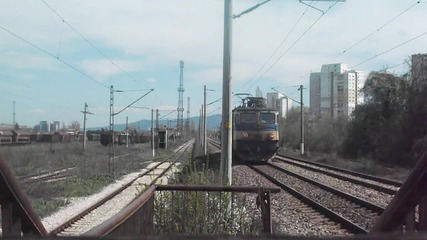 46 032 и 55 013 спират на спирка Подуяне-разпределителна.