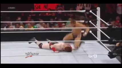 Шеймъс срещу Даниел Браян - Raw 7/30/12 (1 част)