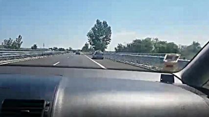 Шофиране в аварийна лента
