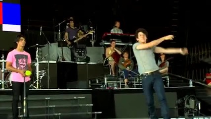 Jonas Brothers - Tonight (from The 3d Concert Experience)