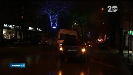 Пътнически микробус се удари в дърво в Добрич