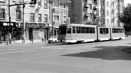 Цели два трамвая се разминават в София